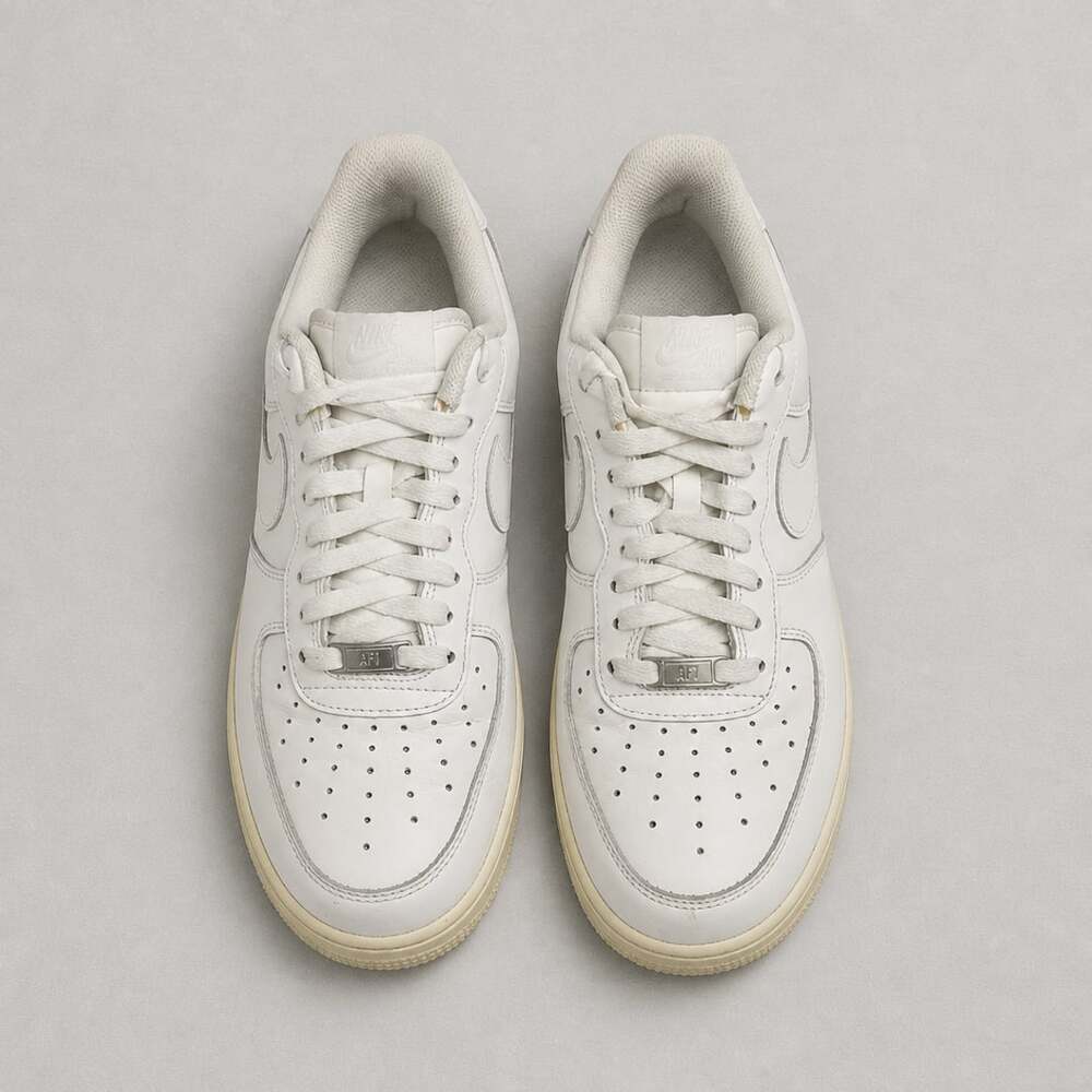 Nike Air Force 1 '07 Low Triple White Sneakers (Style 315122-111) - Size 9.5